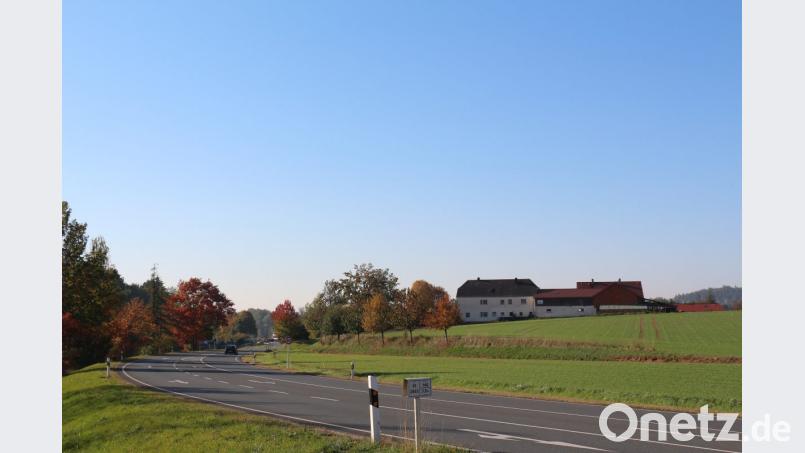 In Richtung Senkendorf wünschen sich die Löschwitzer den Fußweg beleuchtet. Bild: rpp