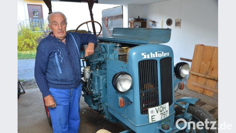 Zwei vom ganz alten Schlag und eine richtige Liebesgeschichte: Zwischen Georg Baier und dem 62 Jahren alten Schlüter besteht eine innige Beziehung. Die Technik ist dem Senior bestens vertraut. Was man liebt, behandelt man behutsam, geht besonders rücksichtstvoll und sanft damit um. Bild: dob