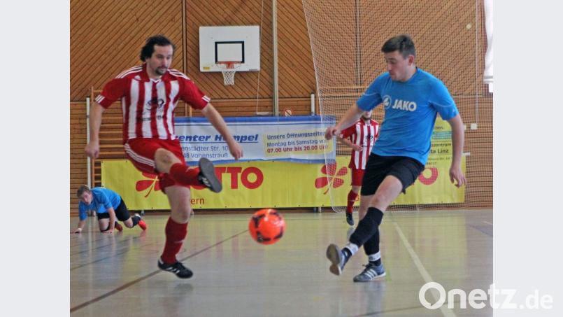 Technisch beschlagen ist die Variante des traditionellen Hallenfußballs, die ohne Rundum-Bande gespielt wird. Bild: Stephan Landgraf
