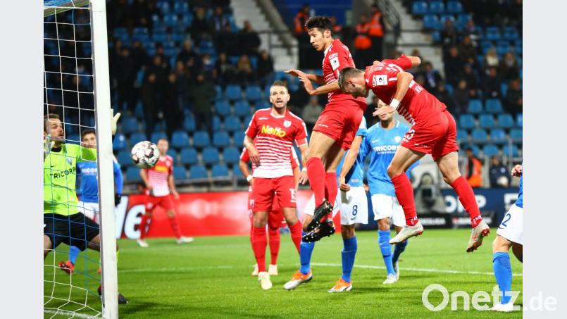 Sargis Adamyan köpft den SSV Jahn mit 1:0 in Führung. Bild: Jahn Regensburg