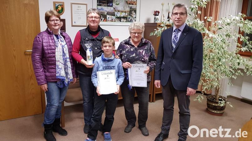Annemarie Wagner (Zweite von rechts) konnte Bürgermeister Hermann Ach zum 40. Aufenthalt und Petra Karl (Zweite von links) zum 15. Aufenthalt ehren. Begleitet wurden sie zur Ehrung von Gastgeberin Heidi Wittmann. Bild: gi