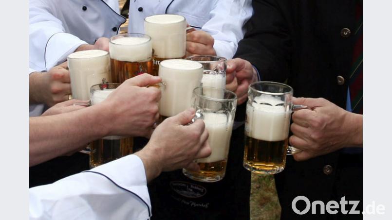 Sollen Ehrenamtliche von der Schankgebühr ausgenommen werden? Die Junge Union beantragt für Vereine eine Ausnahme vom Gaststätten-Gesetz. Bild: Götz Bild: Götz