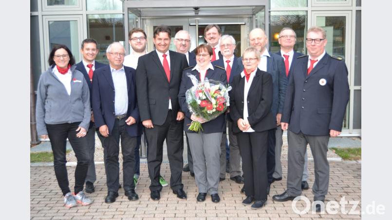 Hochrangige Vertreter des BRK gratulierten Petra Luber (Mitte). Bild: hcz