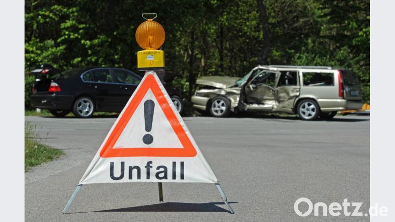 Als Nachrichtenportal im Internet will das Onetz so schnell wie möglich über wichtige Ereignisse informieren. Für die Berichterstattung über Unfälle gelten präzise Regeln, wie Leitender Redakteur Thomas Webel unterstreicht. Bild: Armin Weigel/dpa