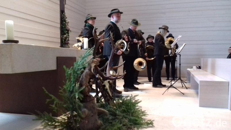 Die Jagdhornbläser Windischeschenbach spielen in Johannisthal die Hubertusmesse. Bild: gra