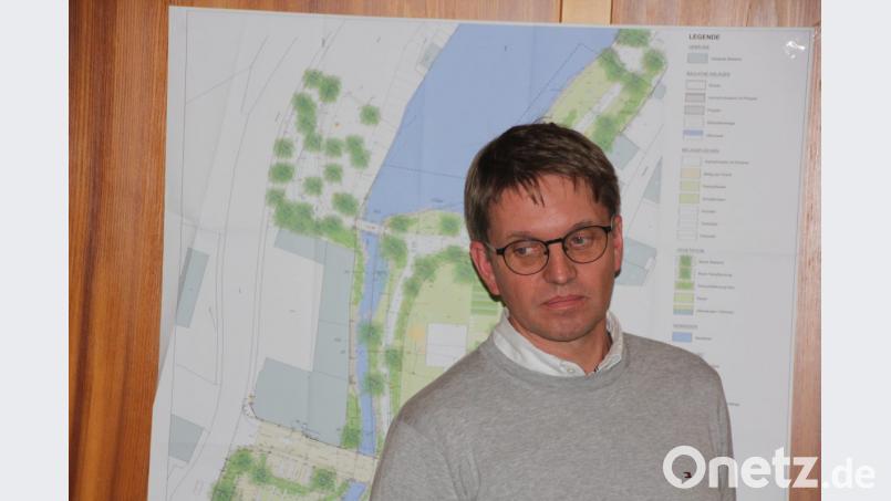 Detailliert stellte Stadtbaumeister Andreas Ockl das Konzept "Zukunft Stadtgrün" vor. Bild: kro