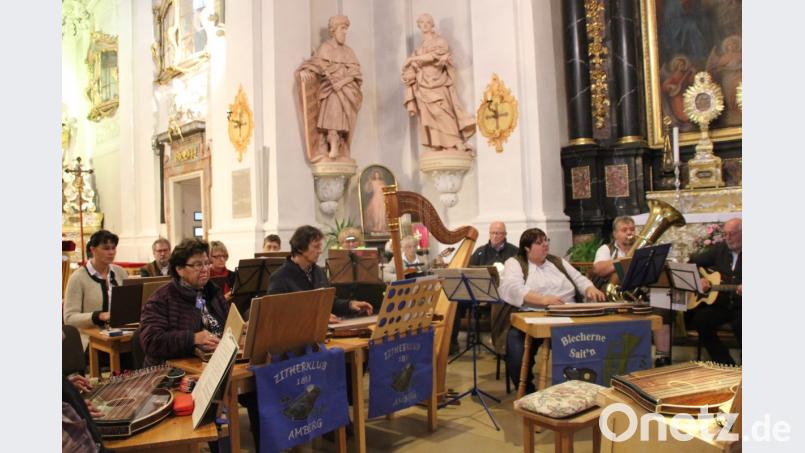 Die Musiker bewiesen Leidenschaft und Herzblut bei der Interpretation der gezielt ausgewählten Stücke und erfreuten die Zuhörer mit sanften und stimmungsvollen Melodien, die Herz und Seele schmeichelten. Bild: ads