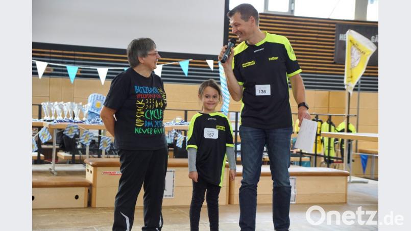 Generationsunterschiede. Annemarie Ohlmeyer aus Bad Zwischenahn war die älteste und Tamina Bayer von den Hochstaplern die jüngste Teilnehmerin mit sechs Jahren. Bild: bkr