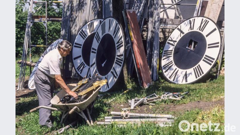 Bilder von der Turmbekrönung der katholischen Kirche in Kohlberg 1988. Bild: Andreas Schlagenhaufer