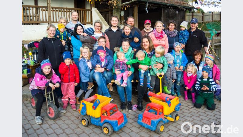 Eltern und Kinder sind beim Ramadama mit großer Begeisterung bei der Sache. Bild: no