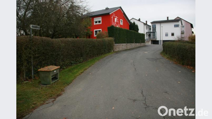 Auf die Sanierung wartet auch die Blumenstraße im Ortsteil Scheibe. Bild: wro