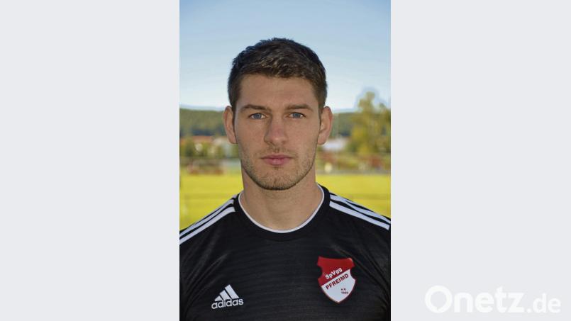 Dem Pfreimder Stefan Schießl gelang ein Traumtor, aber die SpVgg war trotzdem beim Tabellenführer chancenlos. Bild: mr