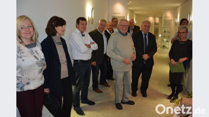 Nach dem offiziellen Teil überzeugten sich die Gäste beim Rundgang von den Möglichkeiten des Tirschenreuther Museumsquartiers. Bild: jr