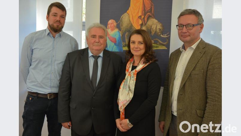 Bei dem ersten Treffen mit dabei (von links): Ludwig Bundscherer als Leiter der Tirschenreuther Tourist-Information, 2. Bürgermeister Peter Gold, Bürgermeisterin Martina Nĕmečková und Projektleiter und Initiator Jan Sicha. Bild: jr