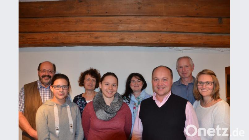 Neuwahlen standen bei der Stadtkapelle Mitterteich an. Im Bild (von links) Josef Fick, Elena Kick, Christa Hinz, Christina Fick, Tanja Ernstberger, Josef Dill, Oliver Lipfert und Laura Sollfrank. Bild: jr