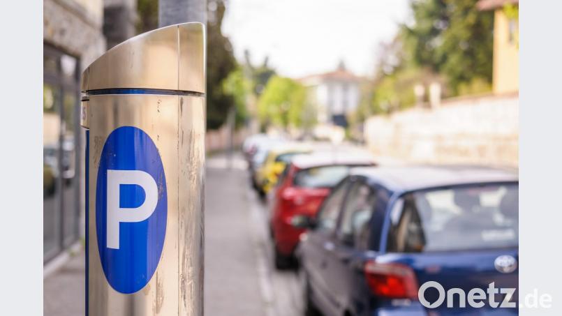 Parkplätze - manchmal knapp, manchmal kostenlos. Bild: Franco Nadalin-stock.adobe.com