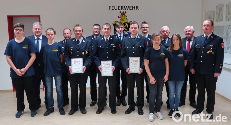 Beim Kameradschaftsabend ehrt die Feuerwehr Freihung zahlreiche Mitglieder. Bild: ern