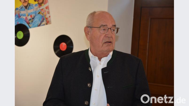 Hans Lindner, Vorsitzender Tirschenreuther Krippenfreunde, lud zur großen Krippenausstellung vom 8. Dezember bis zum 20. Januar ins Museumsquartier ein. Bild: jr