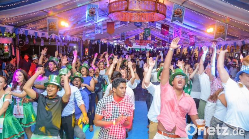 iern in einem großen Zelt, wie es sich für ein „Oktoberfest“ gehört. Nur das dieses nicht in München, sondern Sri Lanka stattfand. Bild: exb
