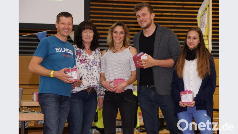 Die Trainer Lothar Ziegler, Kerstin Knie, Heike Ziegler, Robert Imhof und Vroni Doser machten aus den Becherstaplern Weltmeister. Bild: bkr