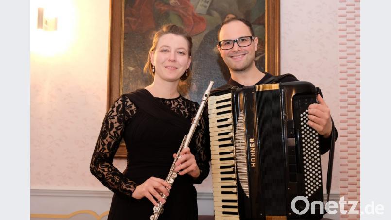 Mit Flöte und Akkordeon, einer seltenen aber lieblichen Kombination, beeindruckt das oberösterreichisch-niederbayerische Duo Elisabeth Thoma und Manuel Wagner mit dem Künstlernamen FLAC bei einem Konzert in Speinshart. Bild: do