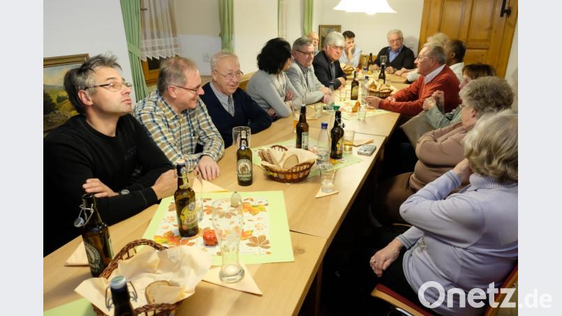 In großer Harmonie blicken die zirka 30 Besucher, unter ihnen drei Pfarrer, in der Jahreshauptversammlung des Katholischen Männervereins auf ein arbeitsreiches Jahr zurück. Bild: do