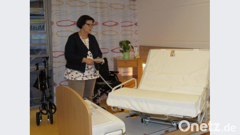 Das Hightech-Bett zum Hochklappen und Umbauen als drehbaren Stuhl ist äußerst praktisch, allerdings auch nicht gerade billig. Bild: ubb