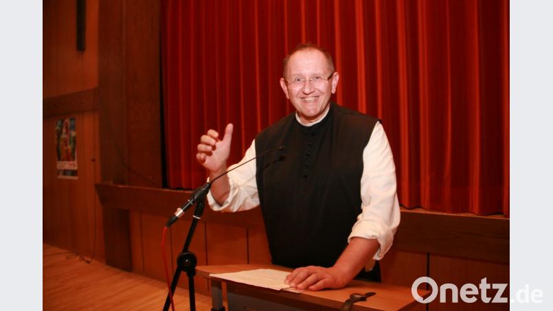 Professor Pater Karl Wallner ist gewohnt, vor vielen Leuten zu sprechen. In seinem Vortrag empfahl er, froh zu missionieren. Bild: wro