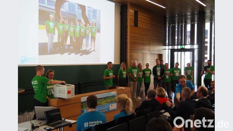 Ein ganzes Wochenende befassten sich 120 Studenten, IT-Spezialisten und Gesundheitsexperten Anfang Mai bei einem &quot;Hackathon&quot; mit digitalen Lösungen für das Gesundheitswesen in der Region. Das Heimatministerium machte dazu 90 Prozent Förderung locker. Das Landratsamt sieht darin einen Schritt, Kompetenzregion in der Gesundheitsversorgung zu werden. Manche Kreisräte sind von der Idee aber nicht so recht überzeugt. Bild: sbü