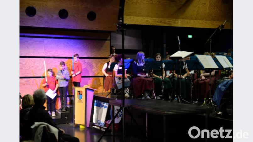 Die Musikkapelle Ursensollen lud in diesem Jahr zu ihren Herbstkonzerten unter dem Motto &quot;Filmmusik&quot; an zwei Tagen ins Kubus in Ursensollen. Bild: brü