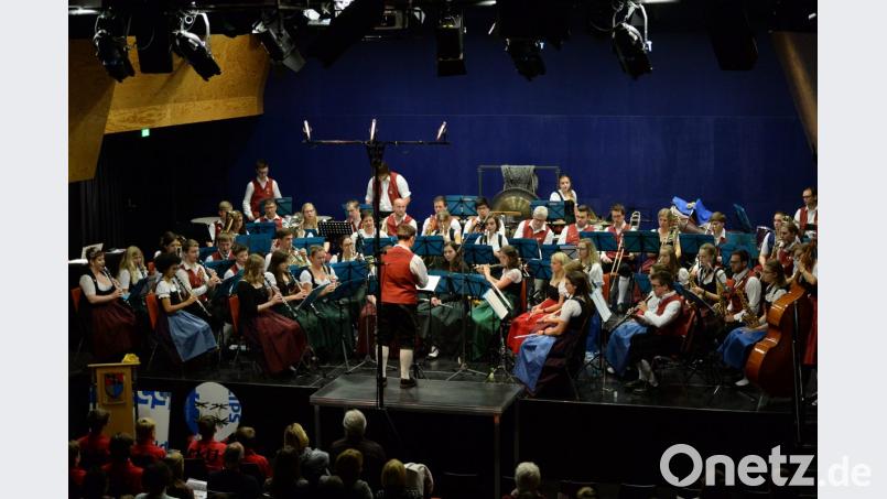 Die Musikkapelle Ursensollen lud in diesem Jahr zu ihren Herbstkonzerten unter dem Motto &quot;Filmmusik&quot; an zwei Tagen ins Kubus in Ursensollen. Bild: brü