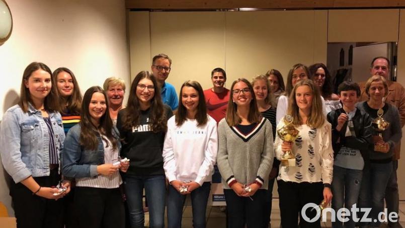 Die DKJ-Tennisabteilung zeichnet beim Herbstfest viele Mitglieder aus. Bild: exb