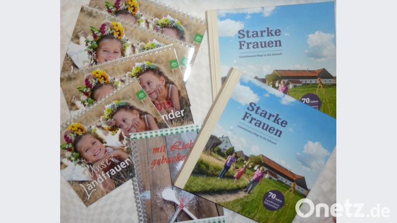 Das BBV-Bildungswerk bietet Bücher und Kalender an. Bild: Portner