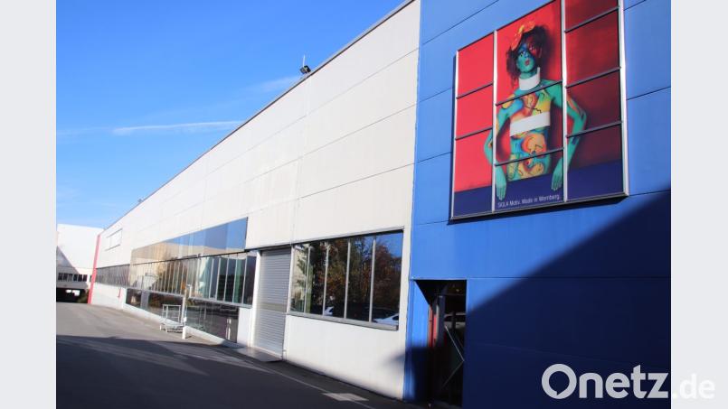 Seit 1999 agiert der Betrieb an der Nürnberger Straße unter dem Namen Flachglas Wernberg als konzernunabhängiges Unternehmen für Glasveredelungen aller Art und gilt als einer der führenden Bauglas- und Fahrzeugglashersteller in Europa. Bild: Thomas Dobler