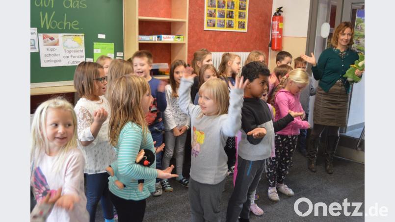 Die Kinder singen ein Begrüßungslied und auch &quot;Bruder Jakob&quot; in tschechischer Sprache. Bild: myd