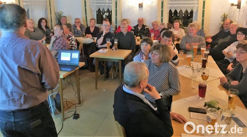 Das Interesse am Vortrag der Hans-Seidel-Stiftung ist beachtlich. Die Besucher nutzen die Möglichkeit und stellen viele Fragen. Bild: exb
