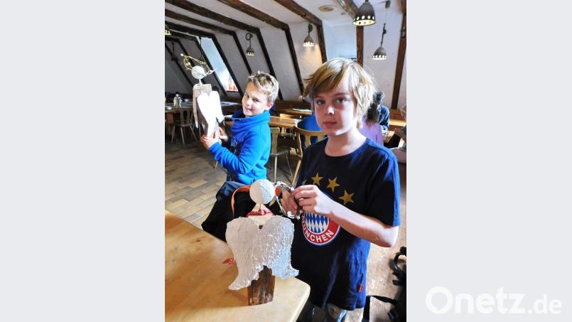 Auch die Jungs sind mit Eifer bei der Sache. Bild: hai