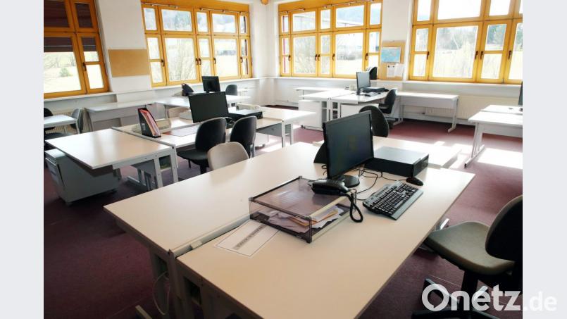 Klassenzimmer mit Computerplätzen. Foto: Bodo Schackow/Archiv Bild: Bodo Schackow
