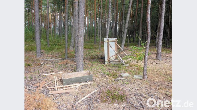 Um Waidmännern die Jagd madig zu machen, werden l Futterstellen zerstört, Bild: Johann Vornlocher