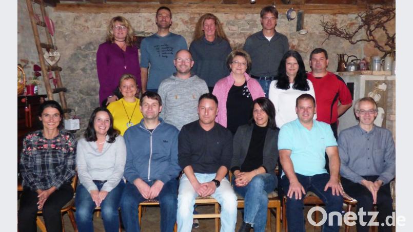 Ein Klassentreffen des Geburtsjahrgangs 1971/72 haben ehemalige Schüler in Neusorg 40 Jahre nach ihrer Einschulung organisiert. Bild: ld