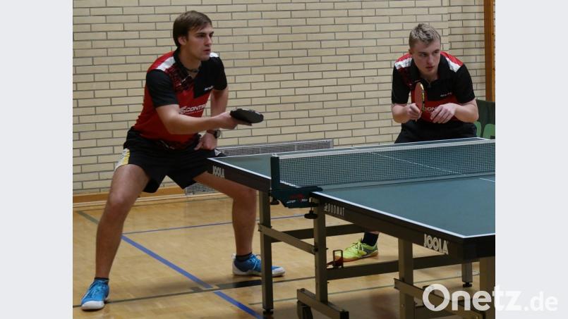 David Kiener (links) und Christian Brabec (rechts) zeigten im Doppel gegen den SC Adelsdorf eine Spitzenleistung und holten einen wichtigen Zähler zum späteren 8:8-Remis. Bild: tob