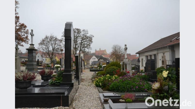 Sterben wird teurer in der Großgemeinde Vohenstrauß. Die Gebührenerhöhungen treffen vor allem die Altenstädter. Bild: ck