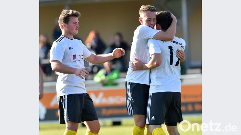 Die Spieler der SV Grafenwöhr hatten in den vergangenen Monaten viel Grund zum Jubeln. Nun folgt die Nagelprobe: Beim zu Hause noch ungeschlagenen SV Hahnbach muss sich die Lang-Truppe bewähren. Bild: Markus Kraus