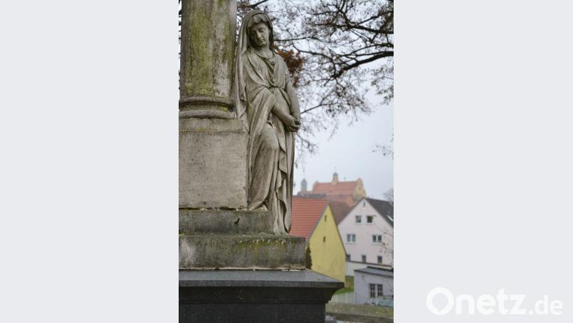 Die Stadt Vohenstrauß erhöht die Friedhofsgebühren. Besonders in Altenstadt werden sich die Kostensteigerungen bemerkbar machen. Bild: ck