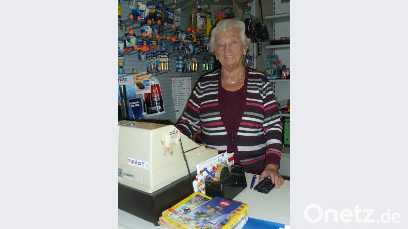 Emmi Schießl (83) ist als patente Geschäftsfrau beliebt und bekannt. Bild: Portner