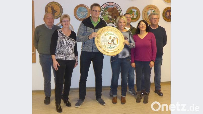 Auf dem Bild (von links): Robert Aschenbrenner, Ingrid Singer, Sportleiter Gerhard Singer, Susanne Reinwald, Stephan Meiler, Sigrid Schörner und Schützenmeister Christian Schörner. Bild: rst