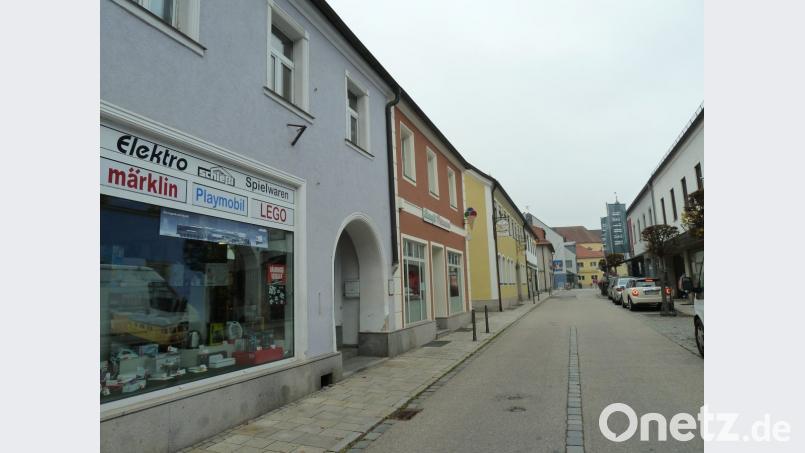 Ab Januar 2019 wird es einen neuen Leerstand in der Bahnhofstraße geben. Nach fast 100 Jahren endet die Ära des Einzelhandelsgeschäfts Schießl. Bild: Portner