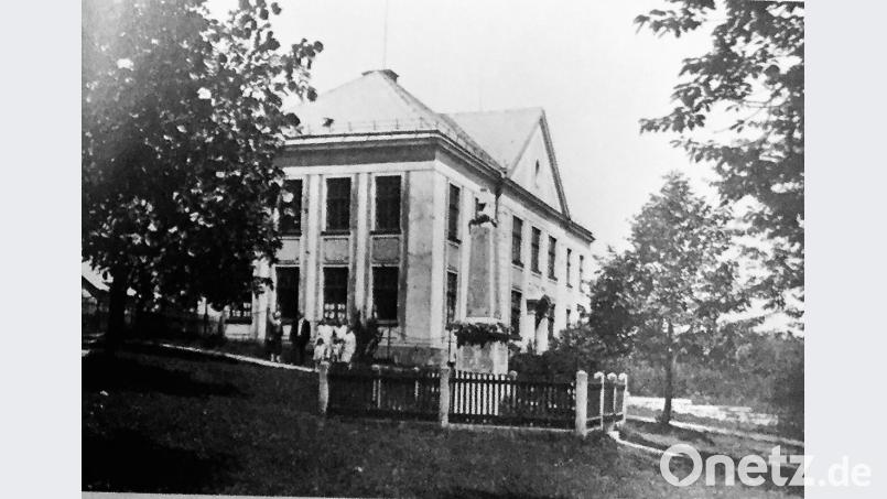 Das Schulhaus in Paulusbrunn ist ebenfalls Geschichte. Von den Gebäuden des Ortes existieren nur mehr Bilder. Ein "Historischer Pfad" soll diesen wichtigen Teil der Geschichte lebendig erhalten. Bild: ws