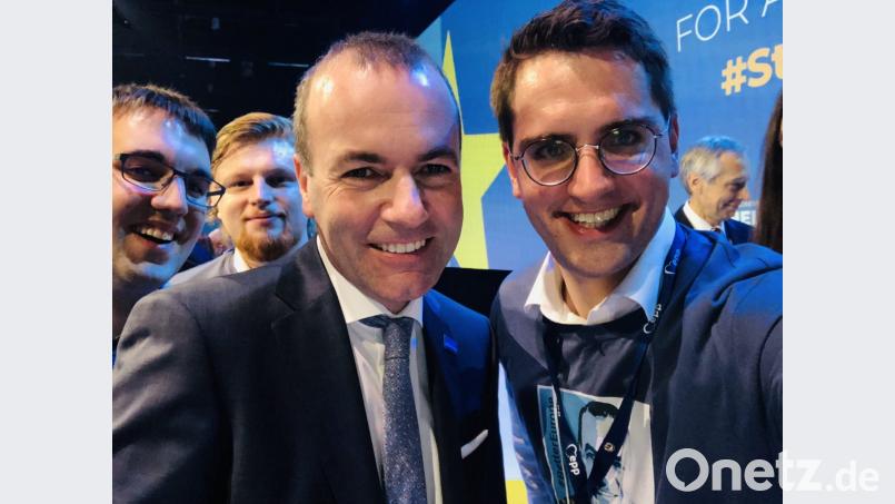 EVP-Spitzenmann Manfred Weber und der Oberpfälzer JU-Bezirkschef Christian Doleschal. Bild: exb