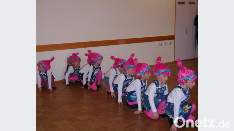 Die Minis der Helenesia Faschingsgesellschaft. Bild: gis